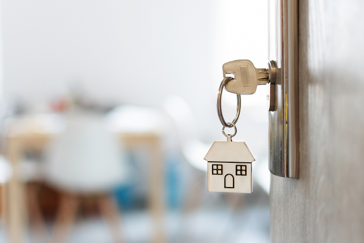 house shape keychain door keyhole